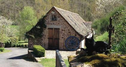 Moulin de Tanayssou, gĂźte de "La grange".