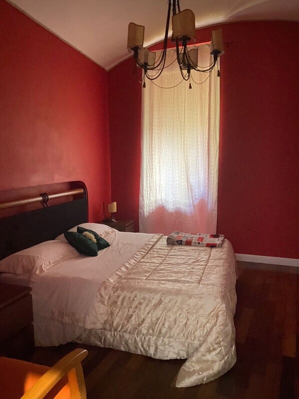 1 Schlafzimmer, Reisekinderbett, kostenloses WLAN, Bettwäsche