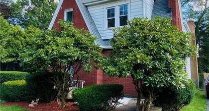 Raff cozy corner. 2 min to the mall & everything nearby