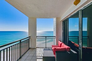Property grounds - Peace of Paradise: Navarre Towers 3 bed, 3 bath stunner! 2 Master Suites! Sleeps 8 (Navarre)