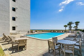 Pool - Peace of Paradise: Navarre Towers 3 bed, 3 bath stunner! 2 Master Suites! Sleeps 8 (Navarre)