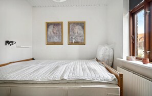 5 bedrooms, travel cot, free WiFi