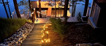 NEW! Lakefront Panoramic Views of lake and Mountains, Large Covered 2-Slip Dock
