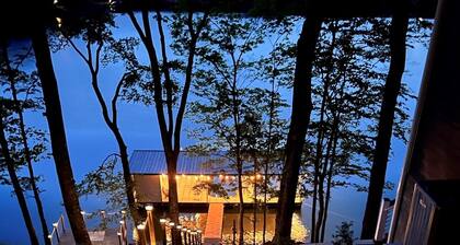 NEW! Lakefront Panoramic Views of lake and Mountains, Large Covered 2-Slip Dock