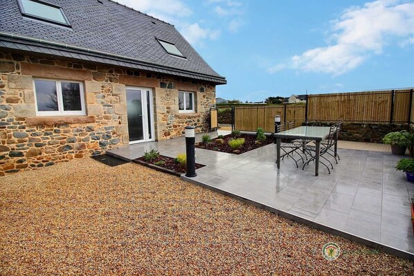 屋外ダイニングエリア