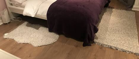 2 sovrum och sängkläder