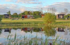 المنطقة المحيطة بالمنشأة