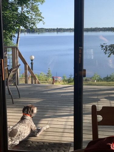 Cozy Lakefront Cottage with spectacular views!