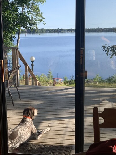 Cozy Lakefront Cottage with spectacular views!
