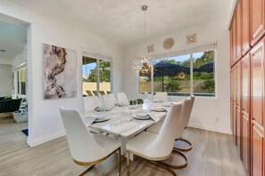 Dining - Flirty Flamingo/Huge Pool/Spa (Coachella)