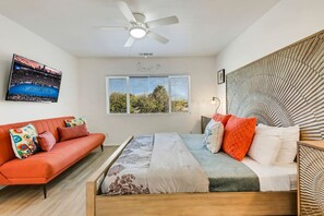 5 bedrooms, iron/ironing board, travel cot, WiFi - Flirty Flamingo/Huge Pool/Spa (Coachella)