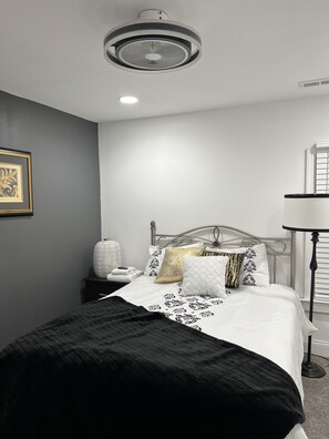 3 bedrooms, desk, iron/ironing board, WiFi