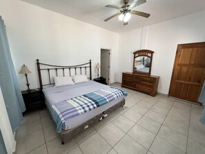 4 bedrooms, free WiFi, bed sheets