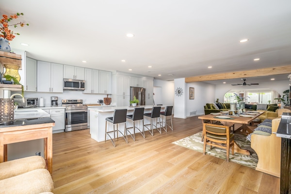 Stunning and spacious rooms , an entertainers delight!