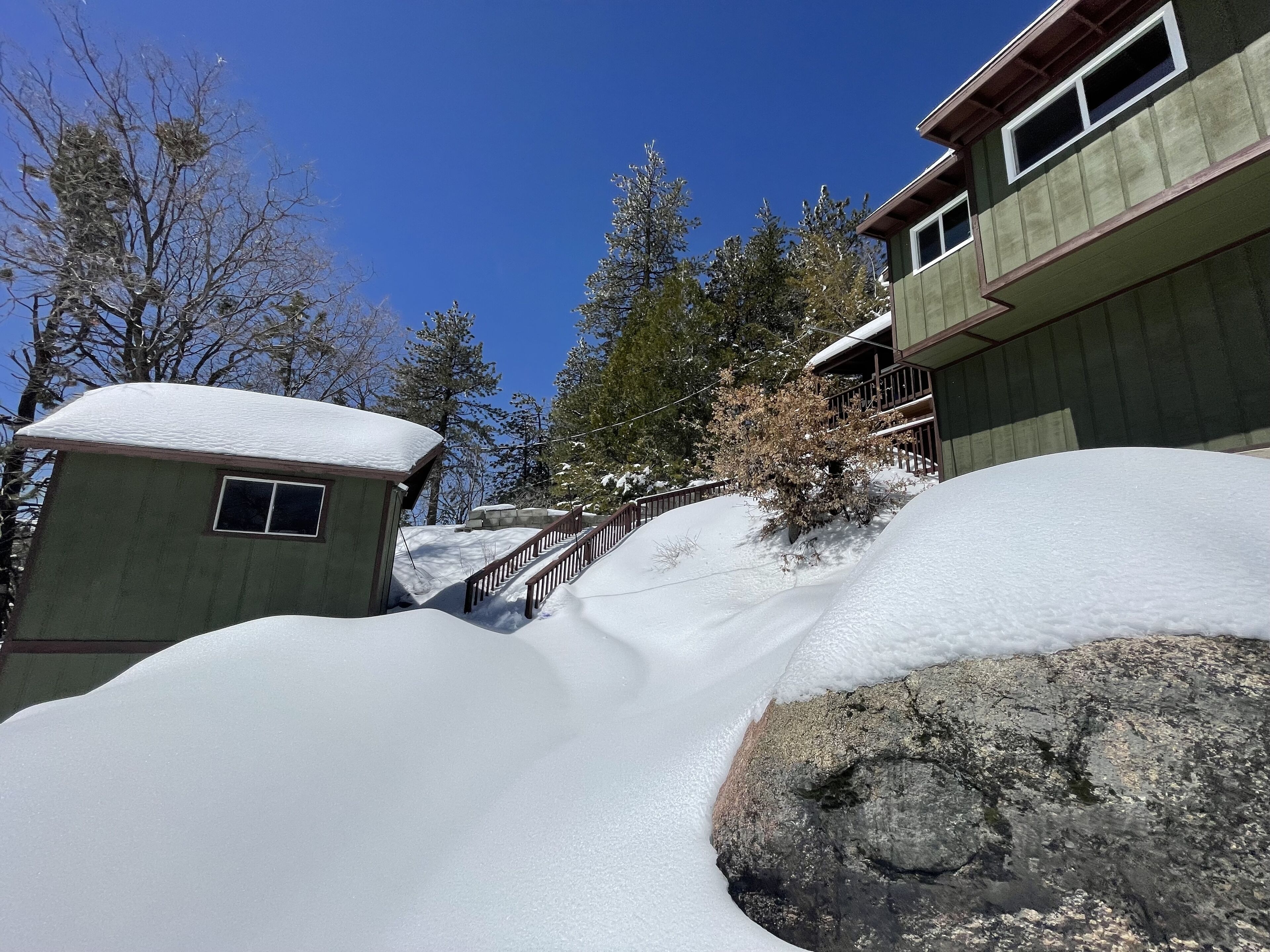 Modern cabin - less than 4 miles to Snow Valley Ski Resort