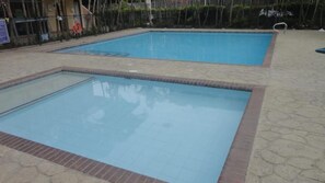 Outdoor pool - Emdoralahouse (Cali)