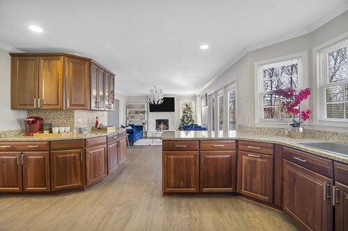 Spacious Private 5BR-Perfect for Family Gathering in Charlotte 