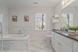 Shower, jetted tub, hair dryer, towels