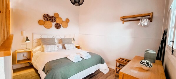 Fer et planche à repasser, accès au Wi-Fi (inclus), literie fournie