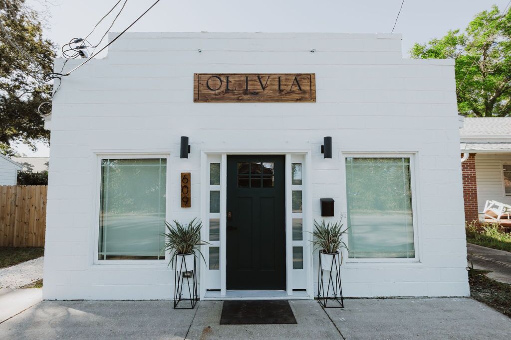 Olivia downtown, industrial chic
