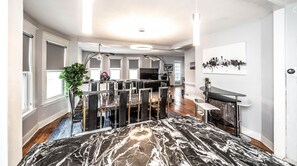 Interior - The Pleasant Mansion 6BR (Uptown/Downtown) by Lux Life (Minneapolis)