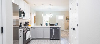 Casa Fiesta-2bed/2bath 1100 sq ft urban stunner