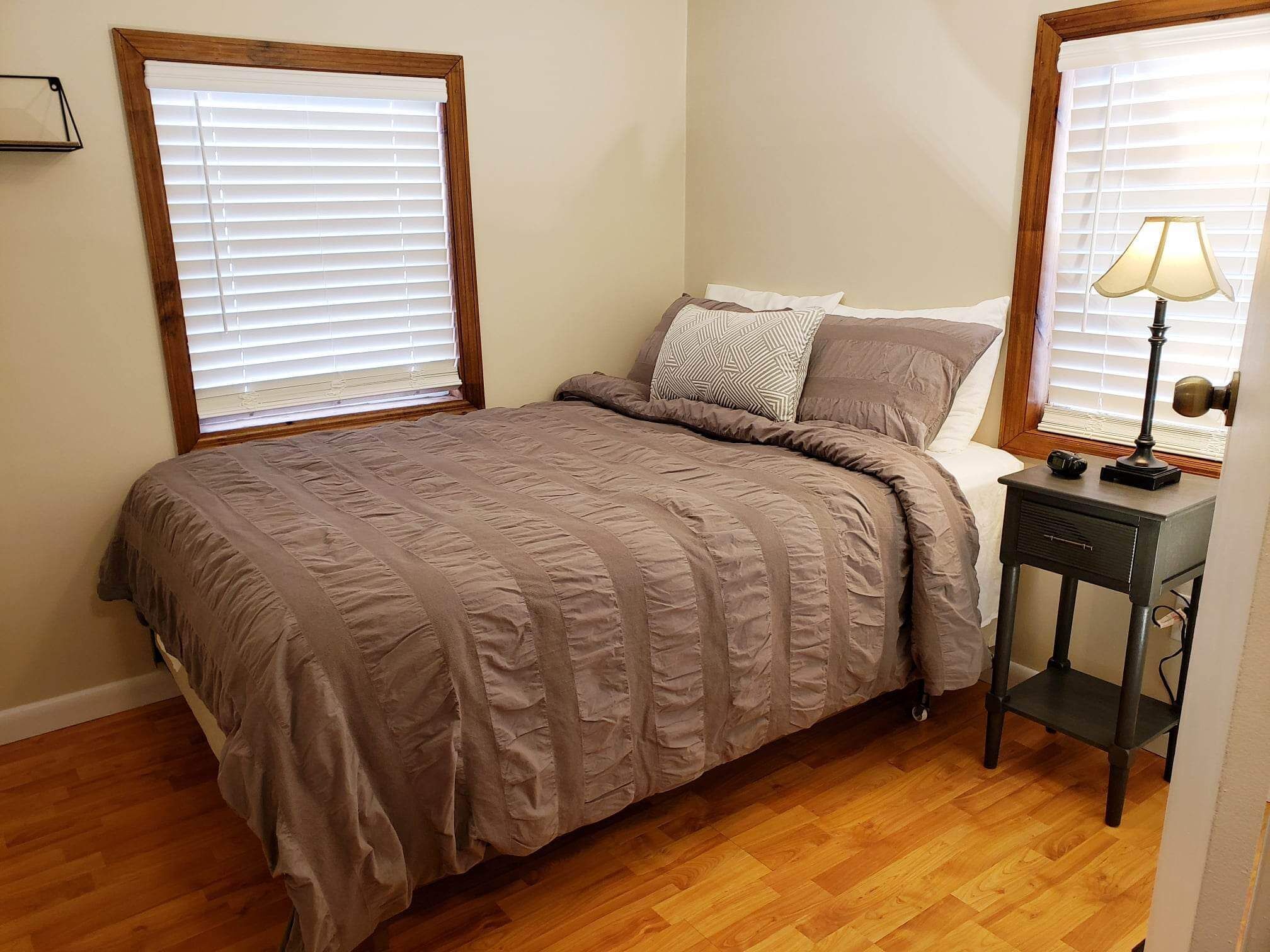 3 bedrooms, travel cot, free WiFi, bed sheets