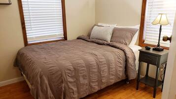 3 bedrooms, travel cot, free WiFi, bed sheets