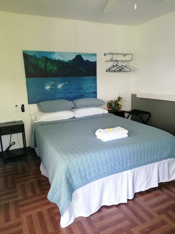 Chambre Simple | Matelas mémoire de forme, minibar, bureau