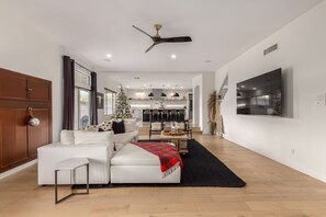 TV, fireplace