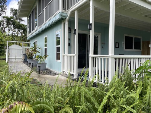 Kaloli Point retreat 3 blocks from the ocean and minutes to Shipman Beach trail!
