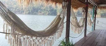 Floating Rustic Cottage unforgettable for your Holiday