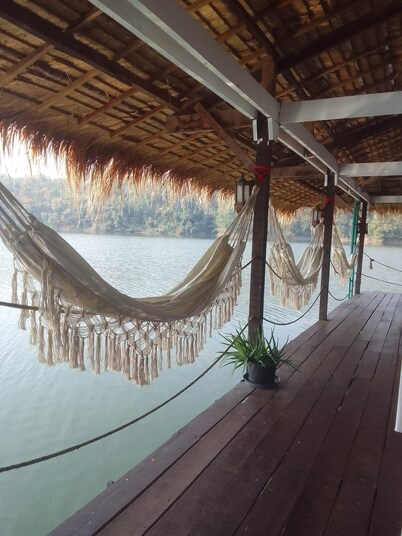 Floating Rustic Cottage unforgettable for your Holiday