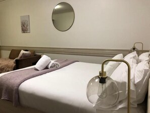 1 bedroom, desk, WiFi - Service Apartments near Kew Juction (Kew)