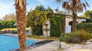 Pool - Beautiful home in Léognan with sauna (Léognan)