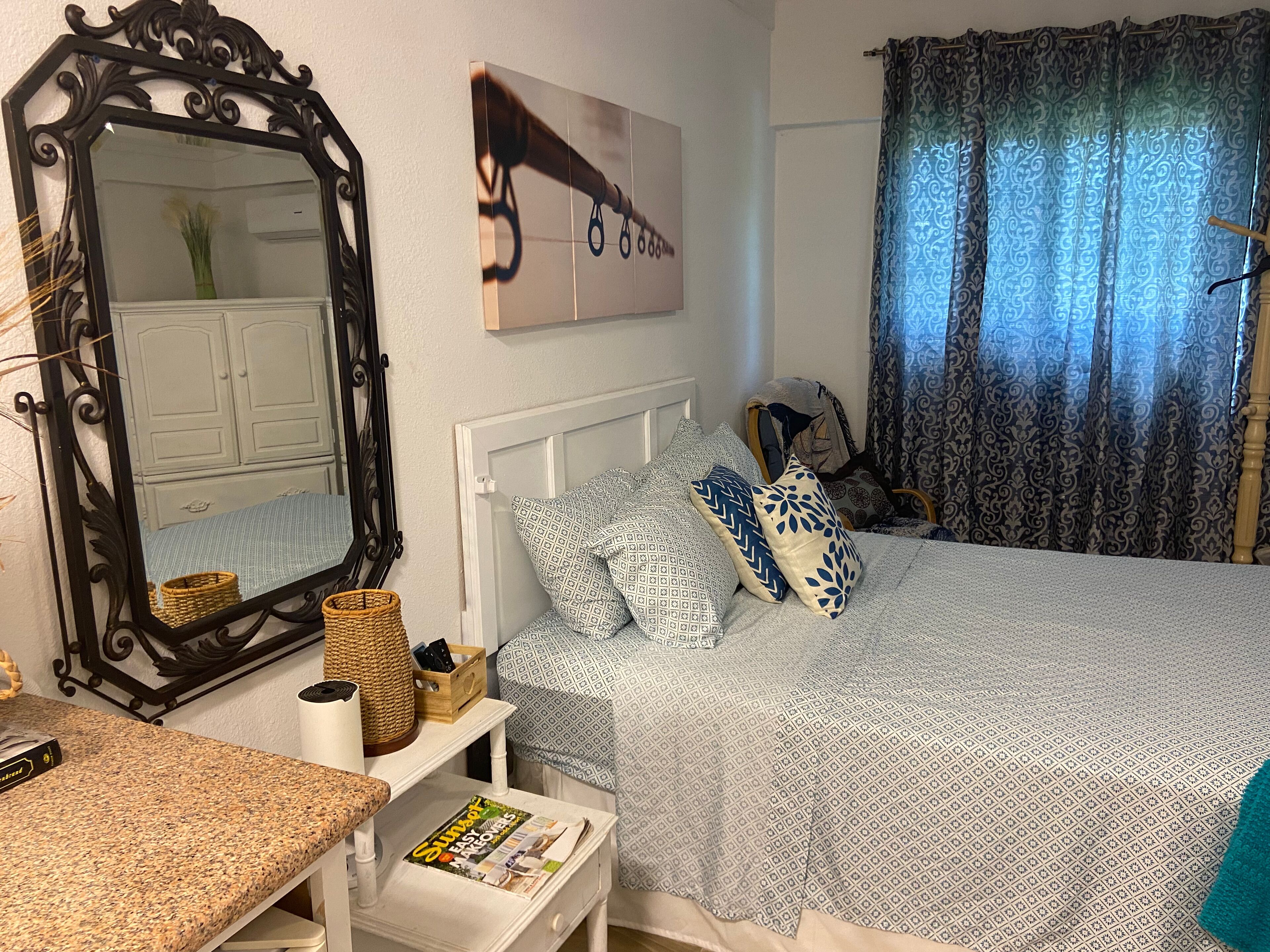 ベーシック ルーム 1 ベッドルーム 禁煙 | 客室ごとに異なる装飾、客室ごとに異なるインテリア、アイロン / アイロン台、WiFi (無料)