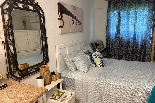 Basic Room, 1 Bedroom, Non Smoking | Individually decorated, individually furnished, iron/ironing board