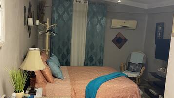 Basic Room, 1 Bedroom, Non Smoking | Dihias secara berasingan, dilengkapkan perabot secara berasingan