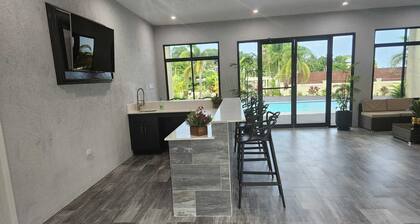 Honey Cove Luxury Villa w/pool-5 minutes to Ocho Rios town