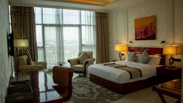 Caja de seguridad en la habitación y escritorio