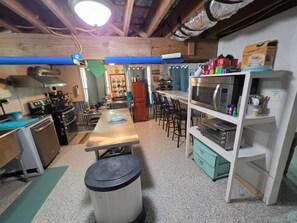Coffee/tea maker, fridge, microwave, oven - Big House with great River view (Matagorda)