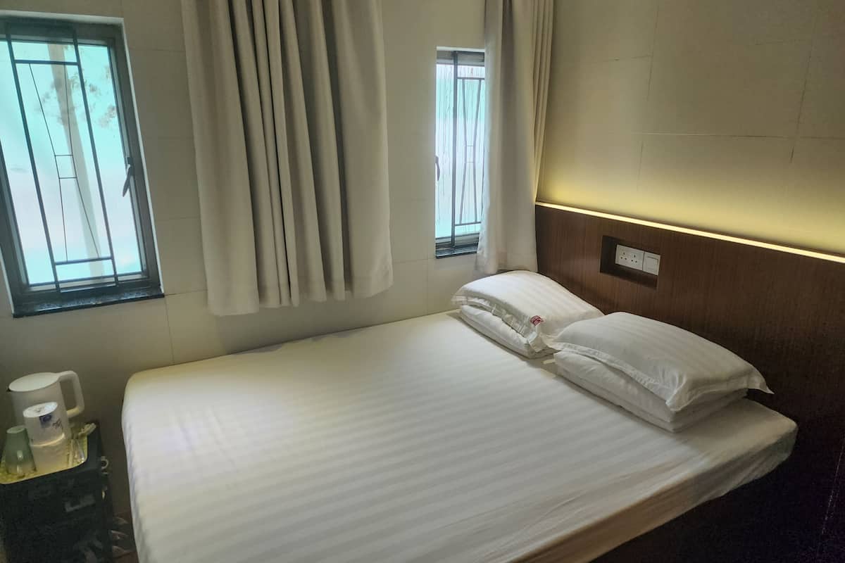 Cortinas blackout, tabla de planchar con plancha y wifi gratis