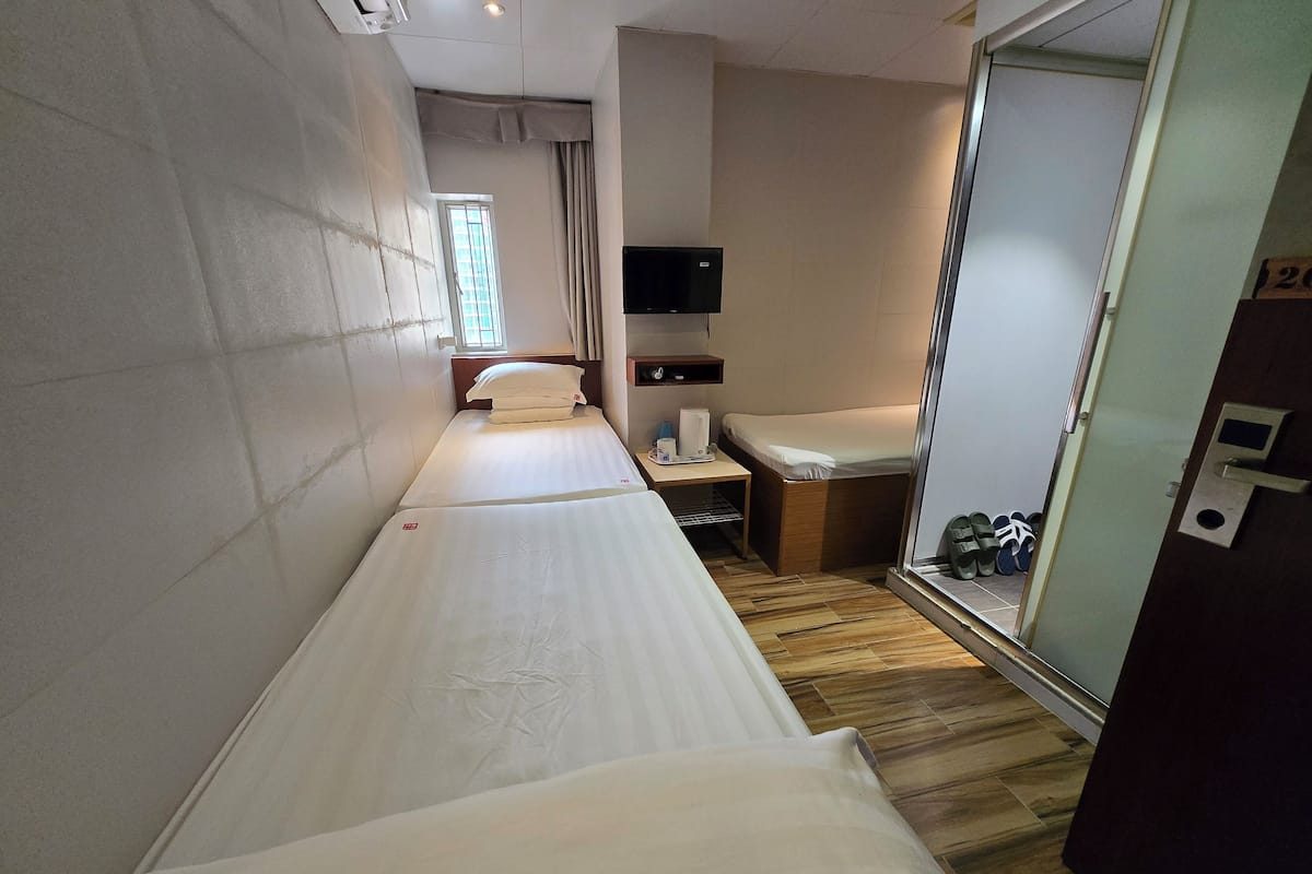 Cortinas blackout, tabla de planchar con plancha y wifi gratis