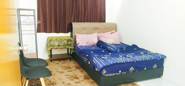 3 bedrooms, bed sheets - Wide space home with free parking in Jitra ,Kedah (Jitra)