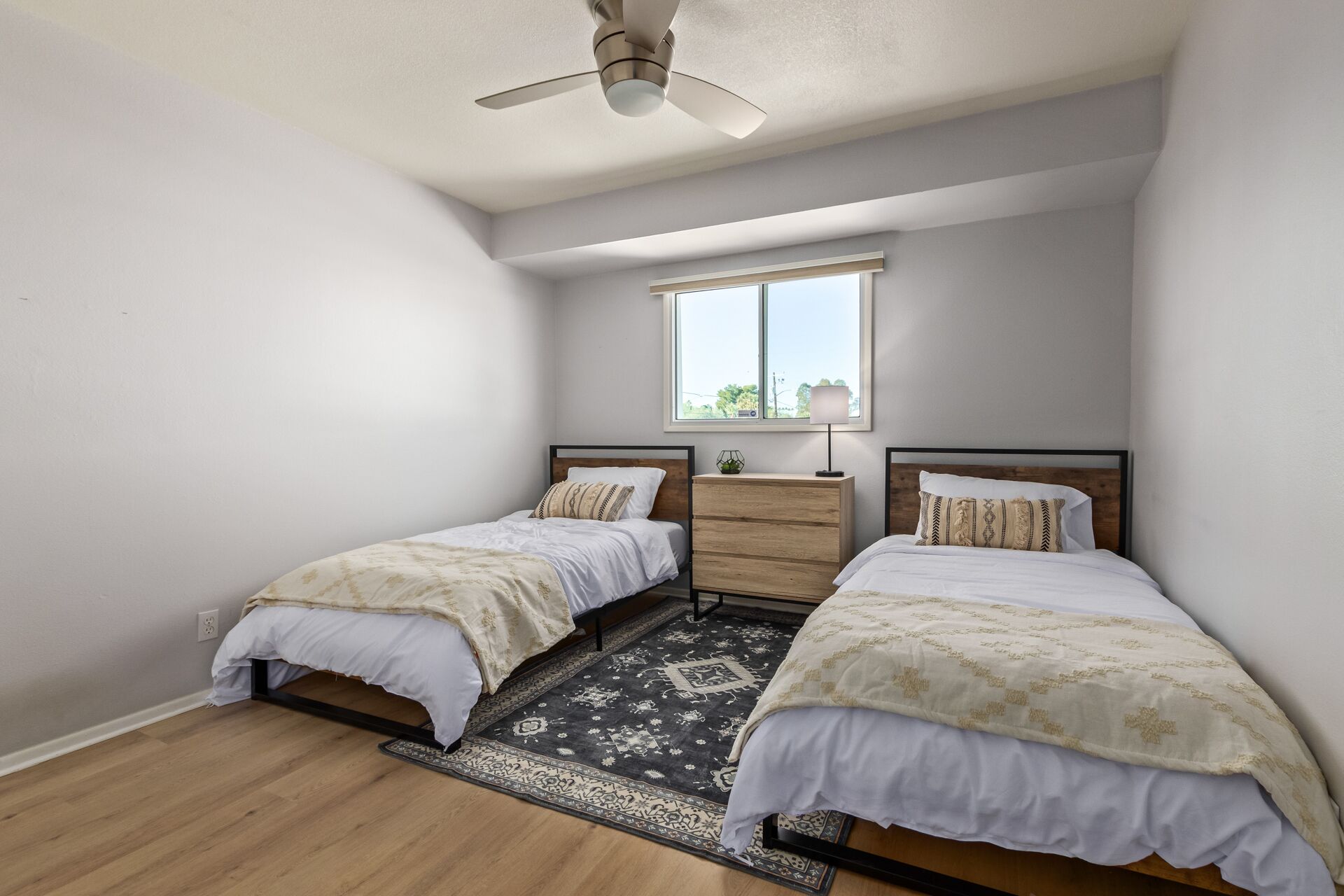 Cozy Double twin bedroom.