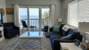 Smart TV, libros y impresora 