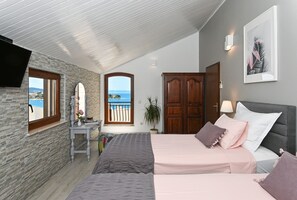 3 chambres, coffres-forts dans les chambres, fer et planche à repasser