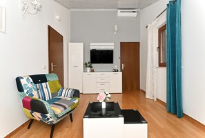 TV connectée, baby-foot, table de tennis de table