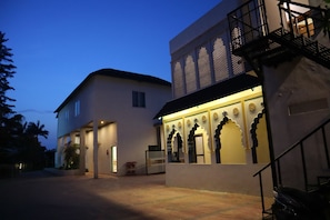 Front of property - PUSHKAR REGENCY RESORT (Pushkar)