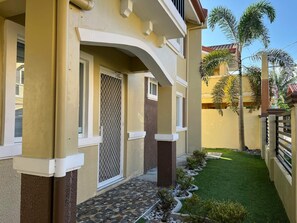 تفاصيل الفندق من الخارج